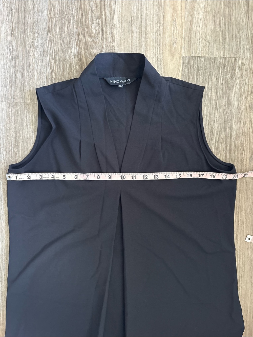 Ming Wang Black Sleeveless V-Neck Pleated Shell Blouse Top Size M - Picture 5 of 5